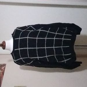 SALE $ VTG Black Check Print Sweater L